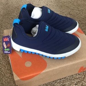 NWT Little boy/girl athletic shoes! Sz 10-11